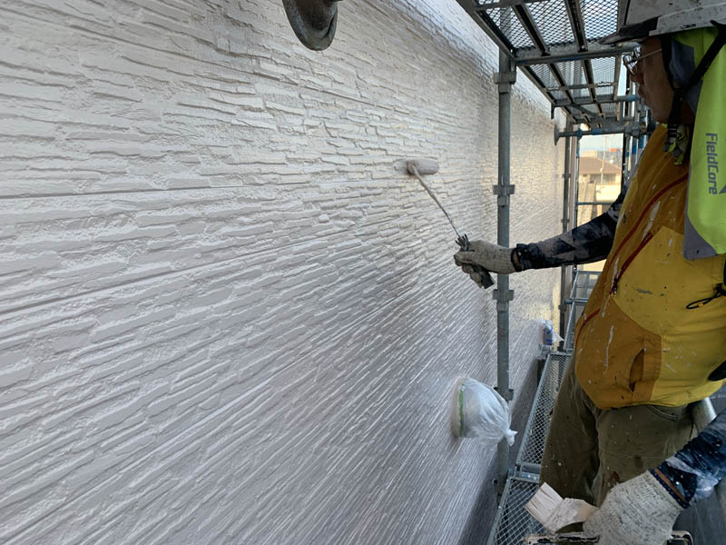 超低汚染リファインMF-IRで施工しています。下塗りがしっかりできた上に塗装しているのでつやつやです。