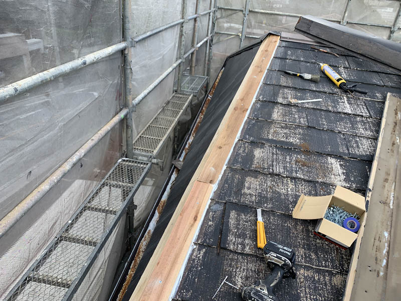 貫板を新しいものに打ち替えました。