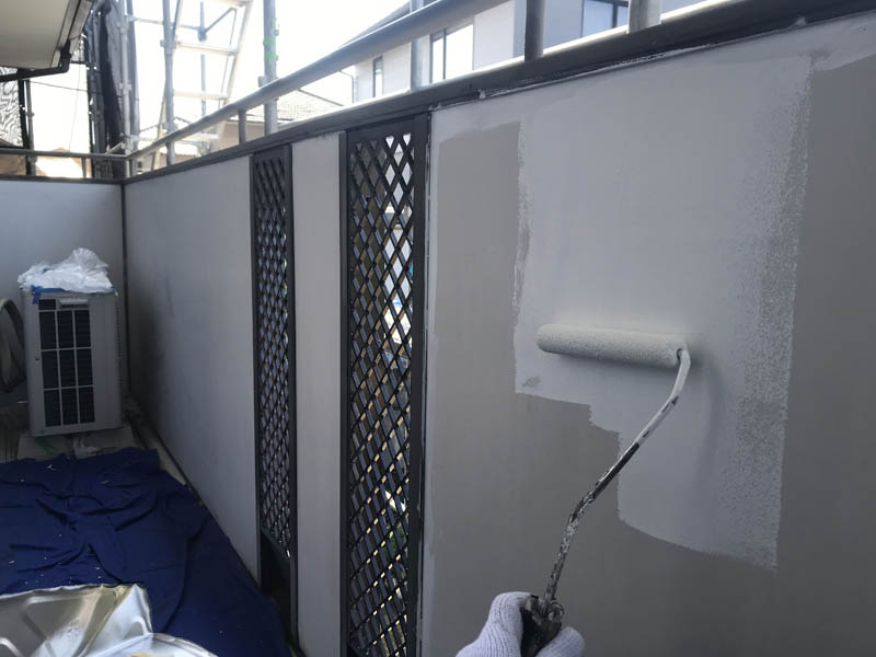 鉄部でしたので短毛ローラーで仕上げました。