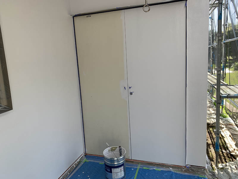 扉も塗装しました。