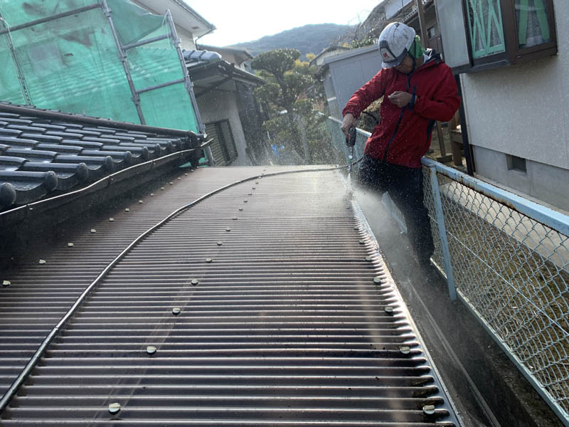 水が流れるように洗浄できれいにしました。