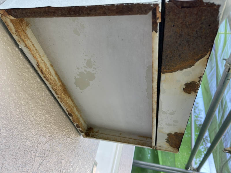 下部もサビが発生しています。