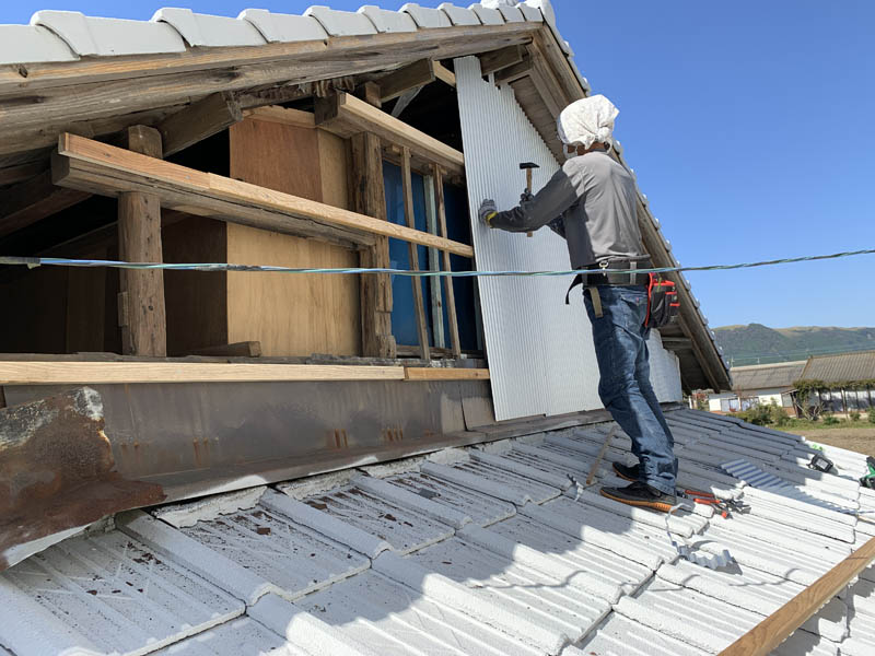 屋根だけ綺麗になっても他の箇所がダメなら見栄えも悪いですよね。