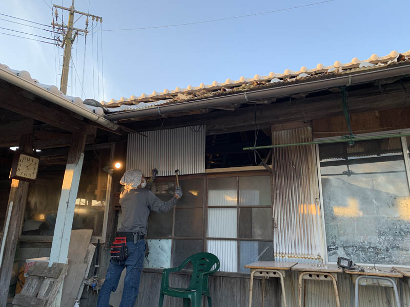 トタンを張替えました。