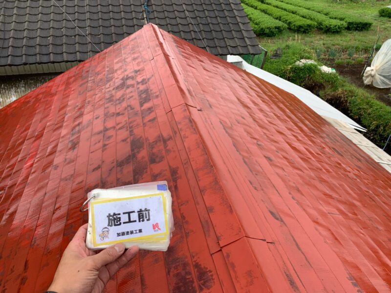 施工前のお写真です。日が当たらない面の方が痛みかたに違いがあります。