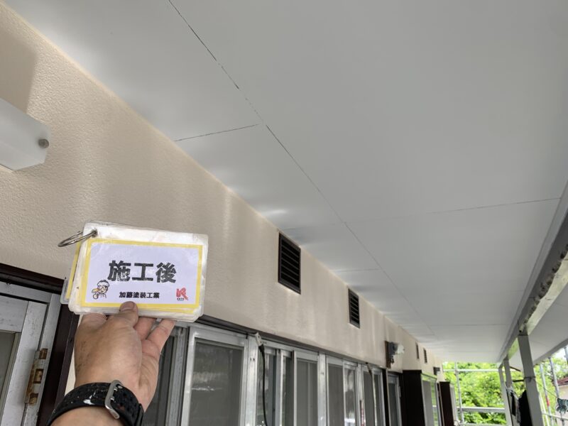天井の雨染みもわからなくなりました。