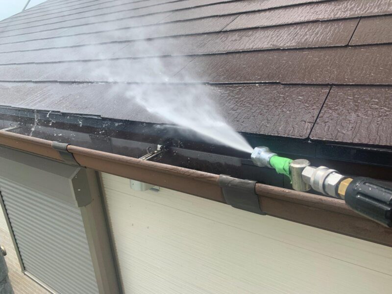 軒先の高圧洗浄