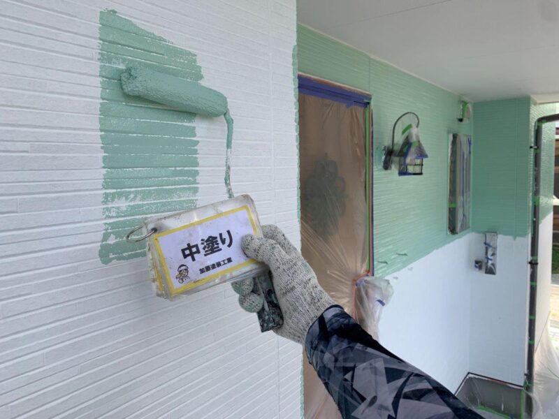 中塗り状況です。超低汚染リファインフッ素