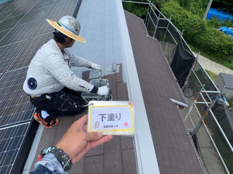 屋根下塗り状況です。