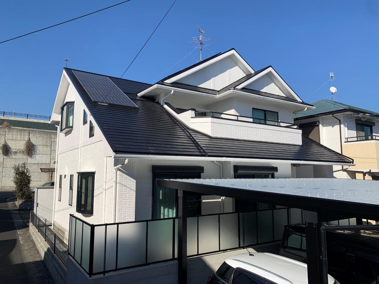熊本市北区鶴羽田Ⅿ様邸外壁塗装，遮熱塗料で白と黒の配色で美しく仕上げました。