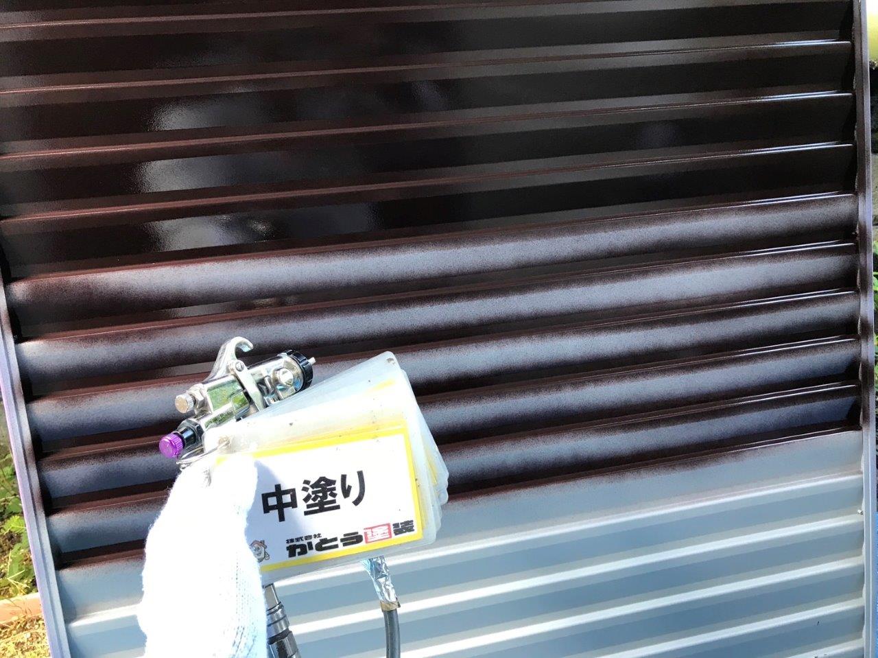 熊本市北区楠Ⅿ様邸外壁塗装，雨戸　戸袋の吹付塗装をおこないました。
