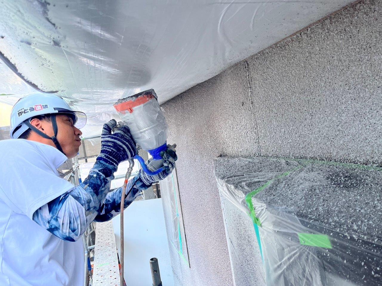 熊本県宇土市O様邸外壁塗装，石彫塗料の吹き付け塗装をおこないました。