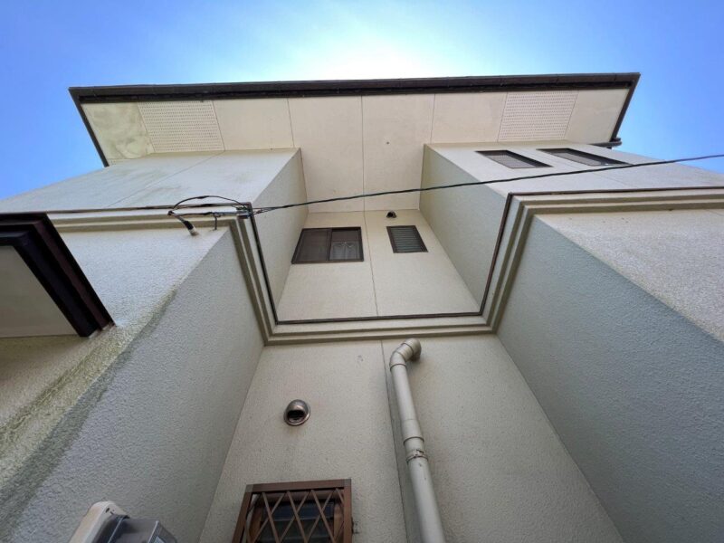 外壁の施工前のお写真です。