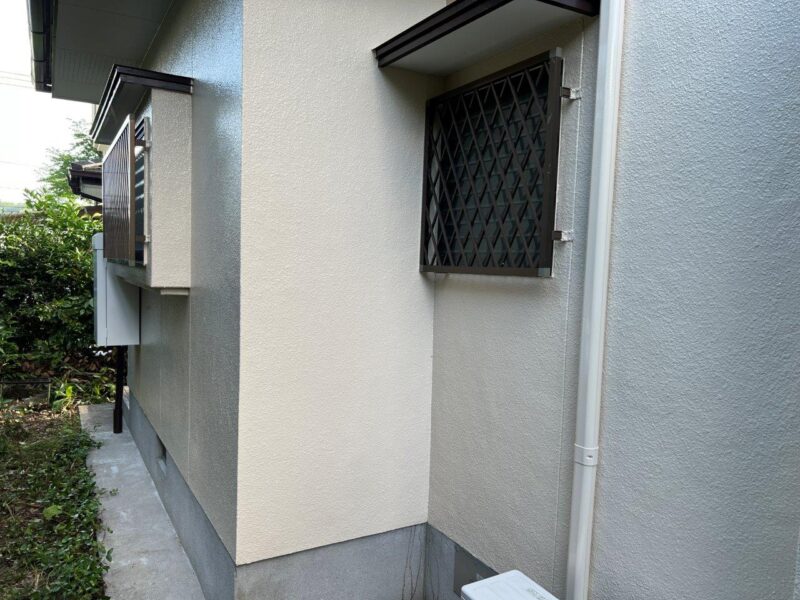 ４Fフッ素塗料で塗装しておりますので、長期にわたってその美観を維持することができます。