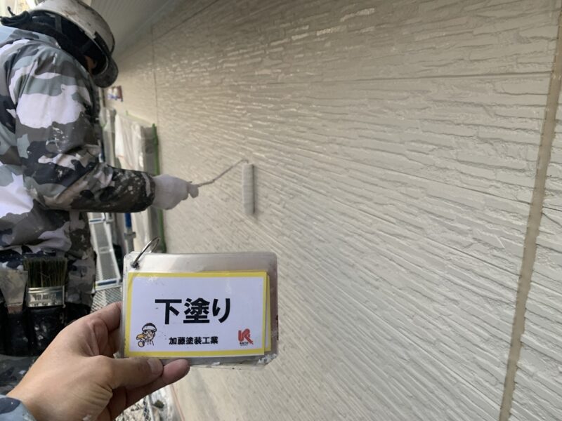 塗装は下地が命！いかに下塗りが綺麗にできてるかで上塗りの耐久年数も変わってきます。