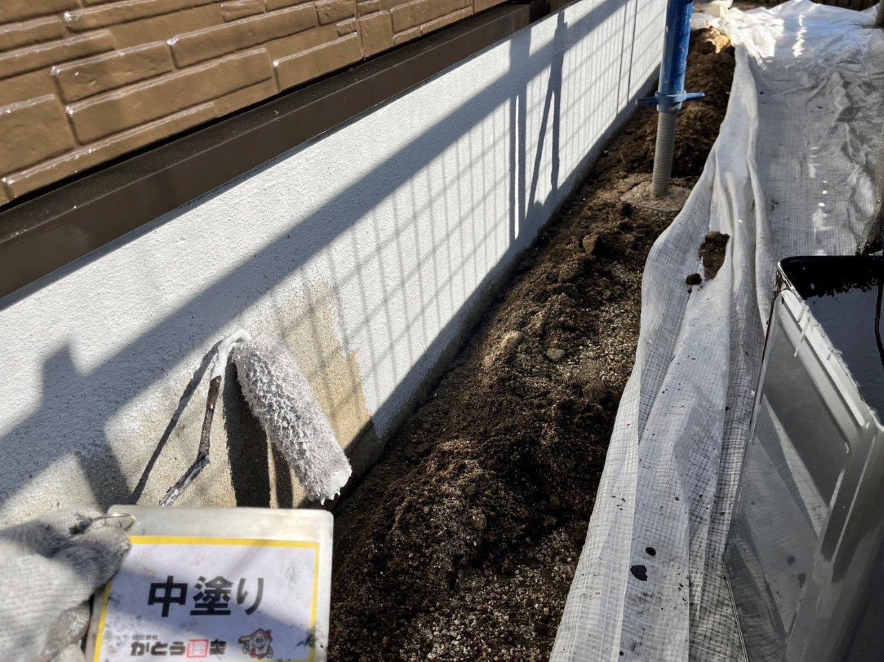 熊本市北区U様邸外壁塗装、基礎のはばきの塗装をおこないました。