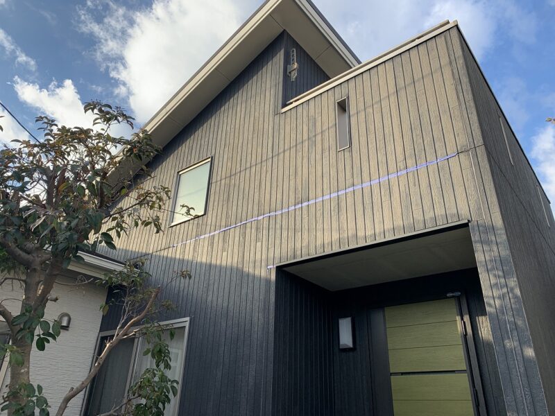 経年劣化により外壁が色褪せてしまっています。