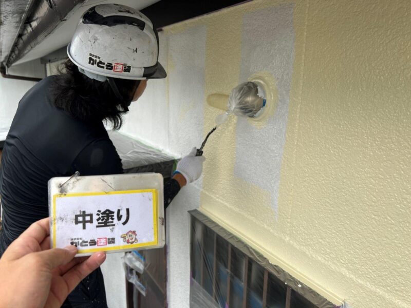 中塗りの様子です。