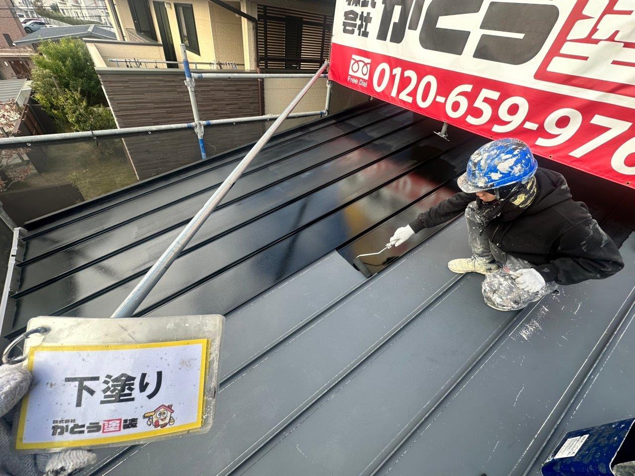 熊本市北区清水Ｆ様邸外壁塗装，ガルバリウムの屋根の下塗りをおこないました。