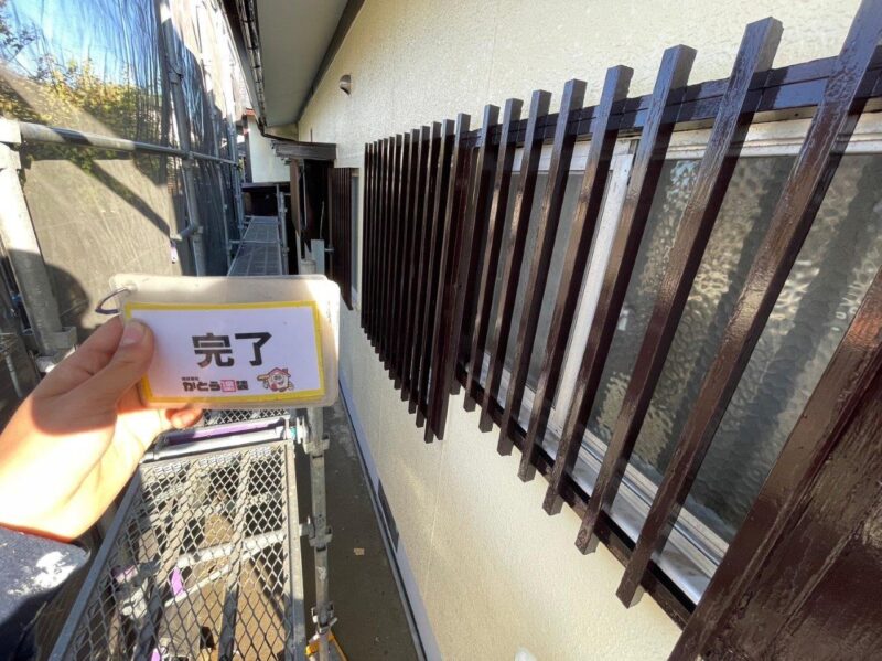 格子も１本1本綺麗に塗装しています。