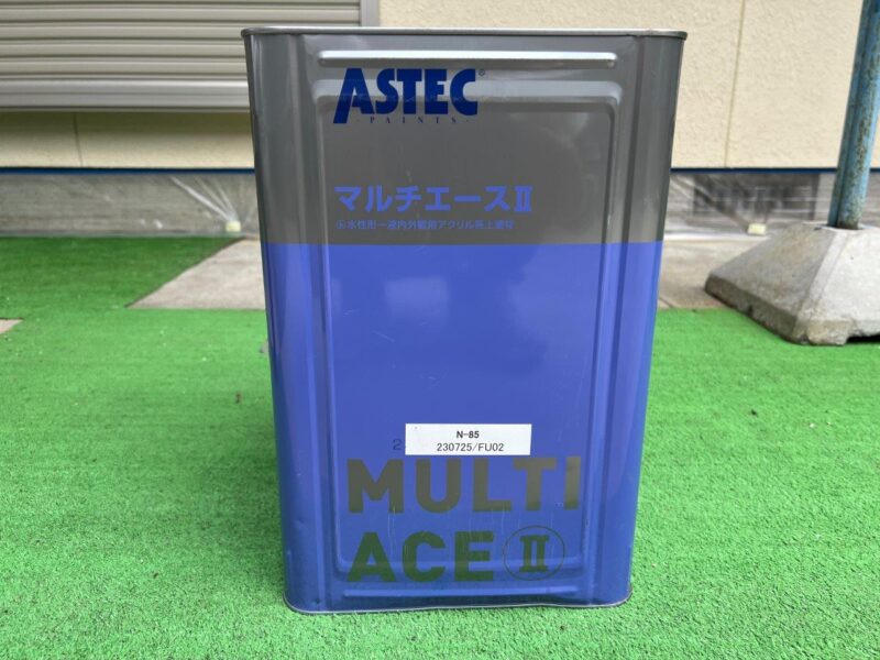 軒天、外壁下塗りの塗料です。