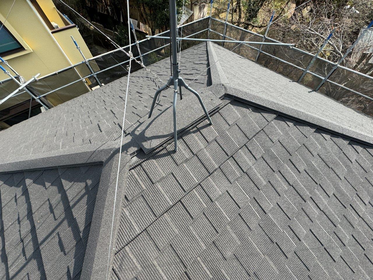 熊本市北区屋根工事，スレート屋根にカバー工法セネター取り付け完了しました。