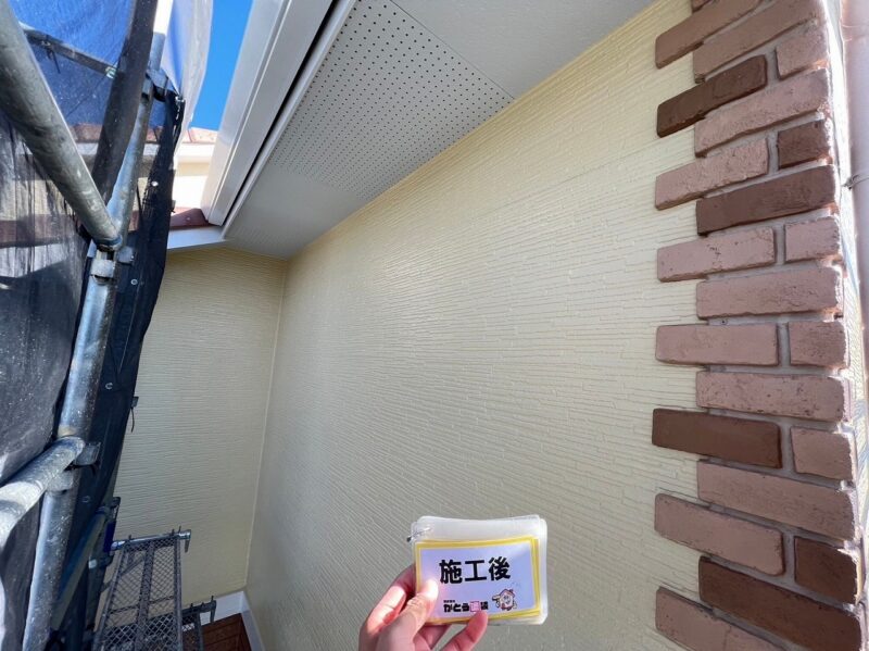 コーナー部分のお写真です。レンガ調タイルも一つ一つ丁寧にクリア塗装しています。