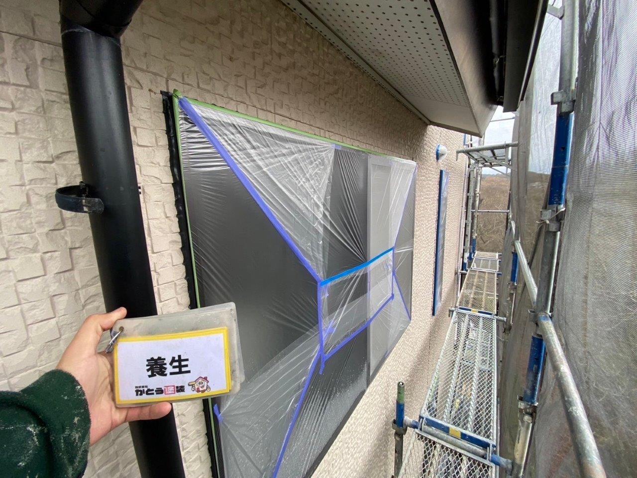 熊本市北区龍田Ⅿ様邸外壁塗装，養生、下地調整をおこないました。