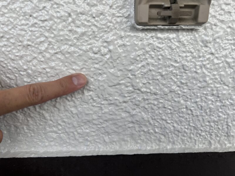 ひび割れ箇所の修復も完了です。<br />どこにひび割れがあったのかわからないくらいです。