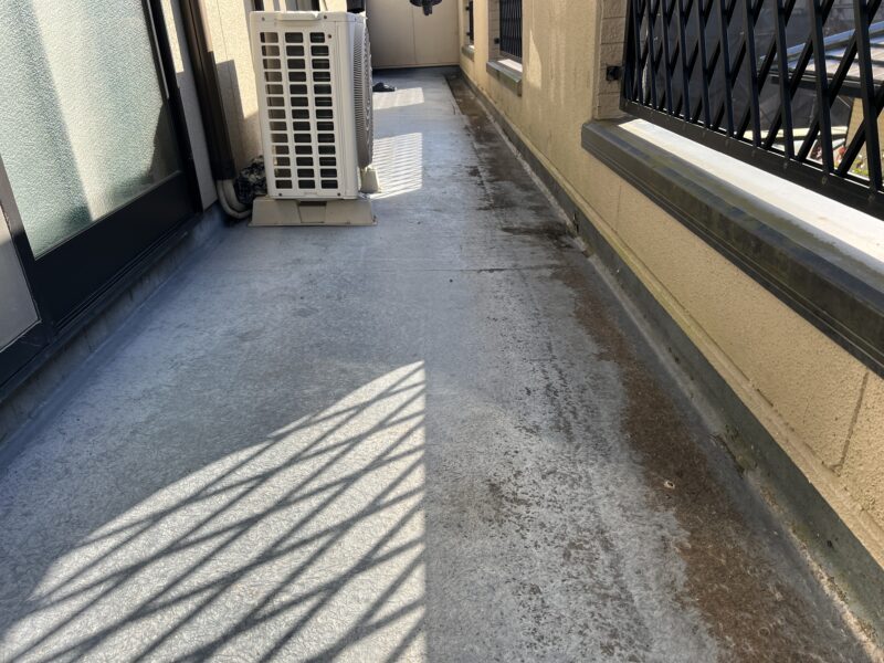 バルコニーの施工前のお写真です。