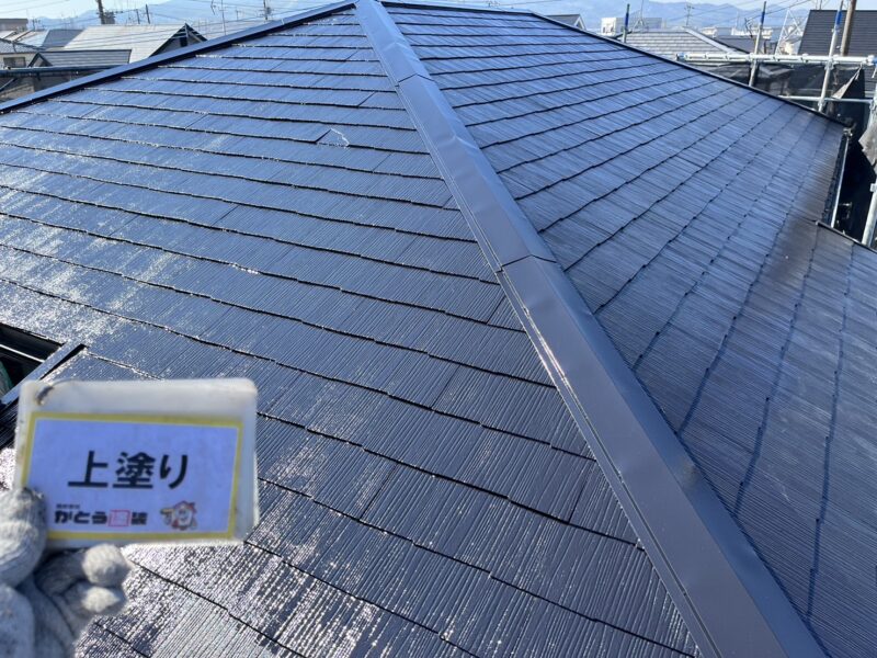 今回使用した塗料「スーパーシャネツサーモF」は、優れた耐候性を有し、屋根の色彩・光沢を長期間美しく保ちます。