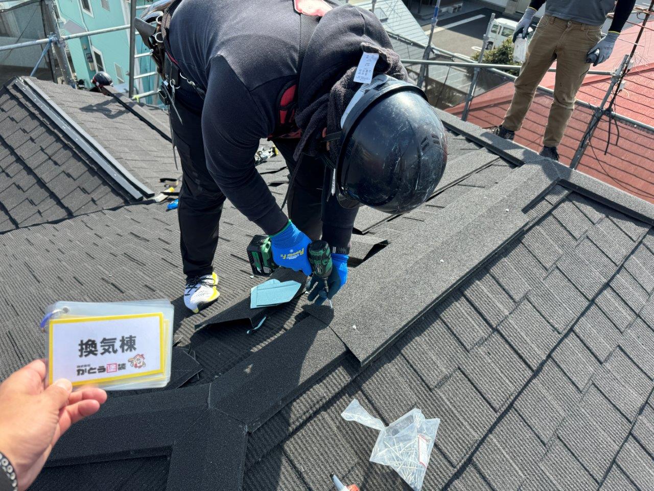 熊本市東区屋根工事，カバー工法にてセネターの取り付け工事をおこないました。