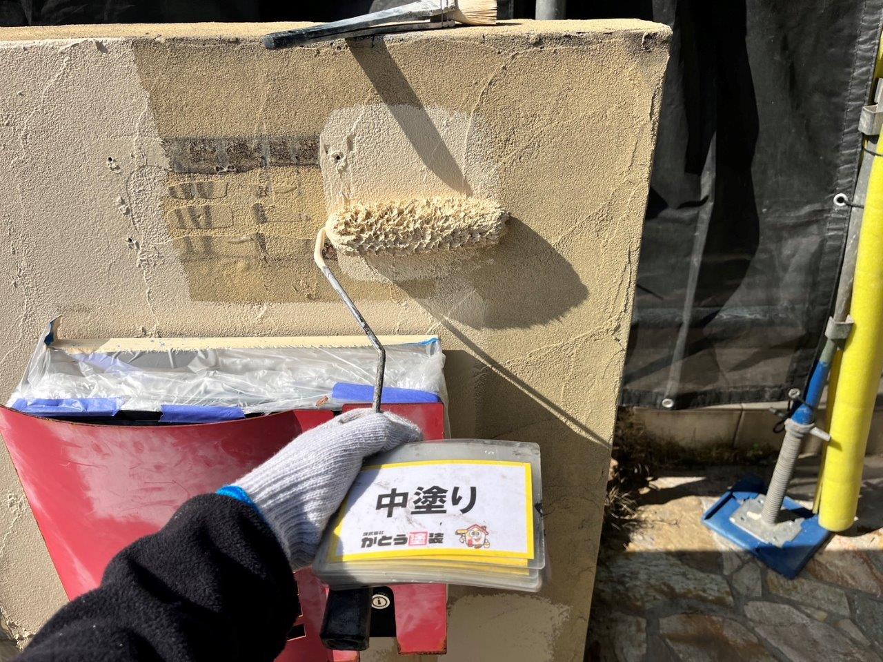 熊本市北区外壁塗装、屋根の上塗り　塀塗装を超低汚染リファインで塗装しました。