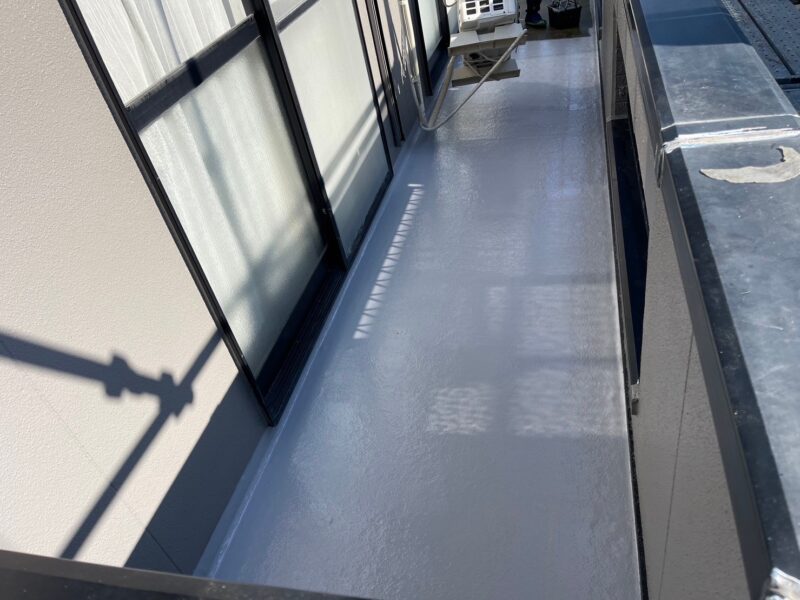 バルコニーも外壁や屋根同様、定期的なメンテナンスをおすすめします。