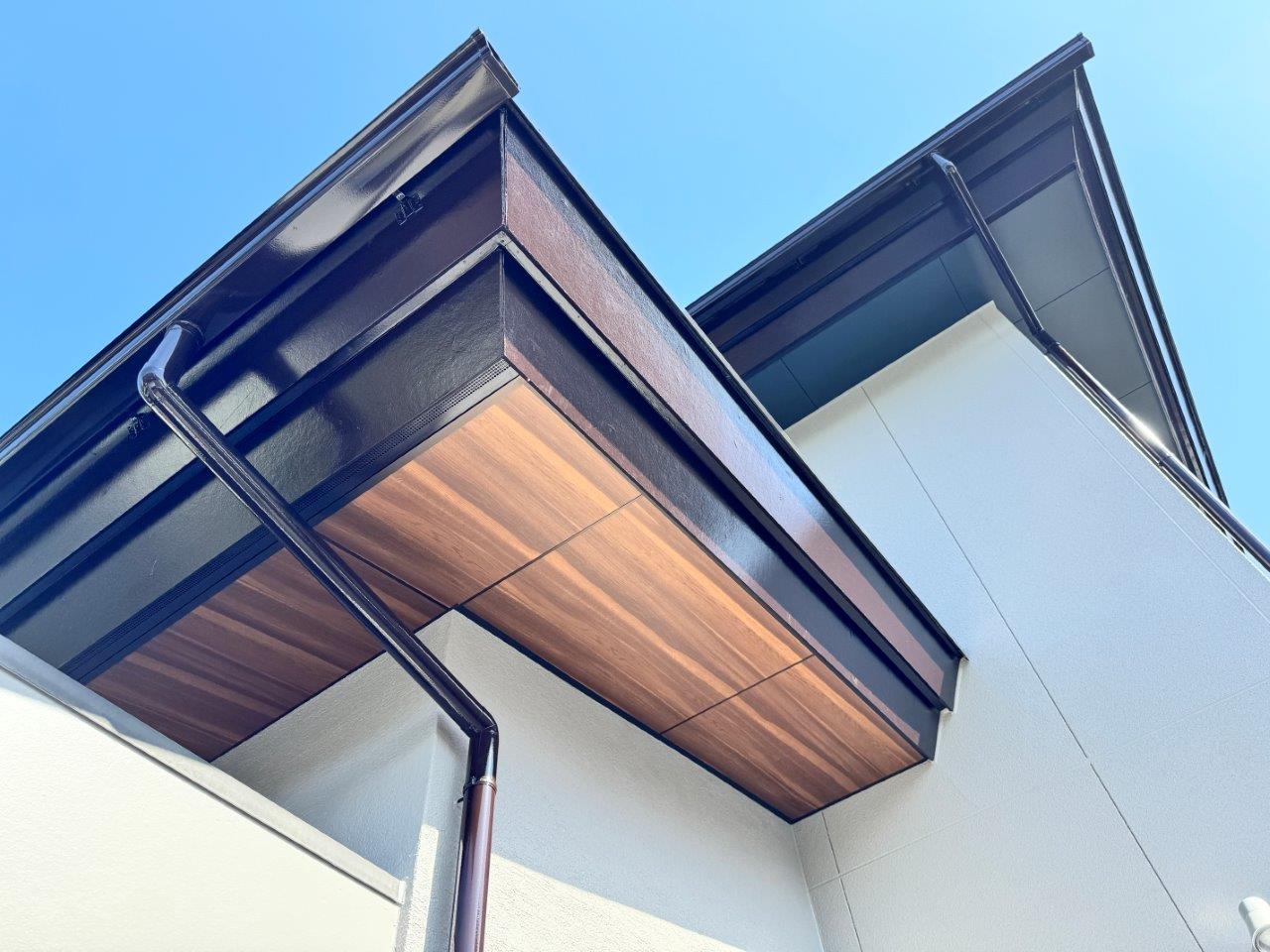 菊陽町F様邸外壁塗装，足場を解体しました木部塗装をおこないました。