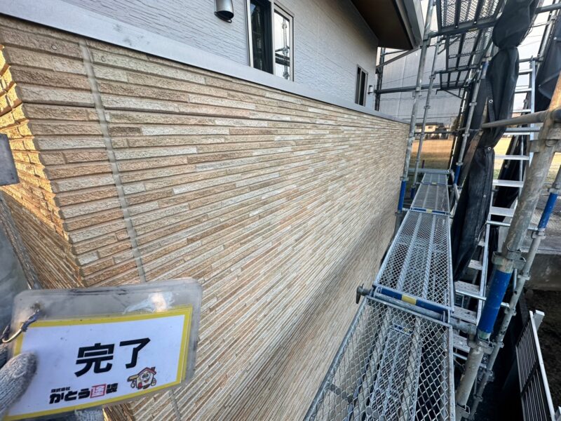 施工後の外壁のお写真です。<br />3分艶で仕上げた外壁は、ギラギラしすぎずツヤっとした上品な印象です。