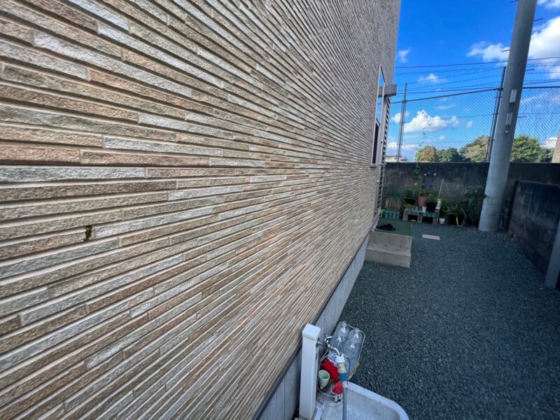 施工前の外壁のお写真です。