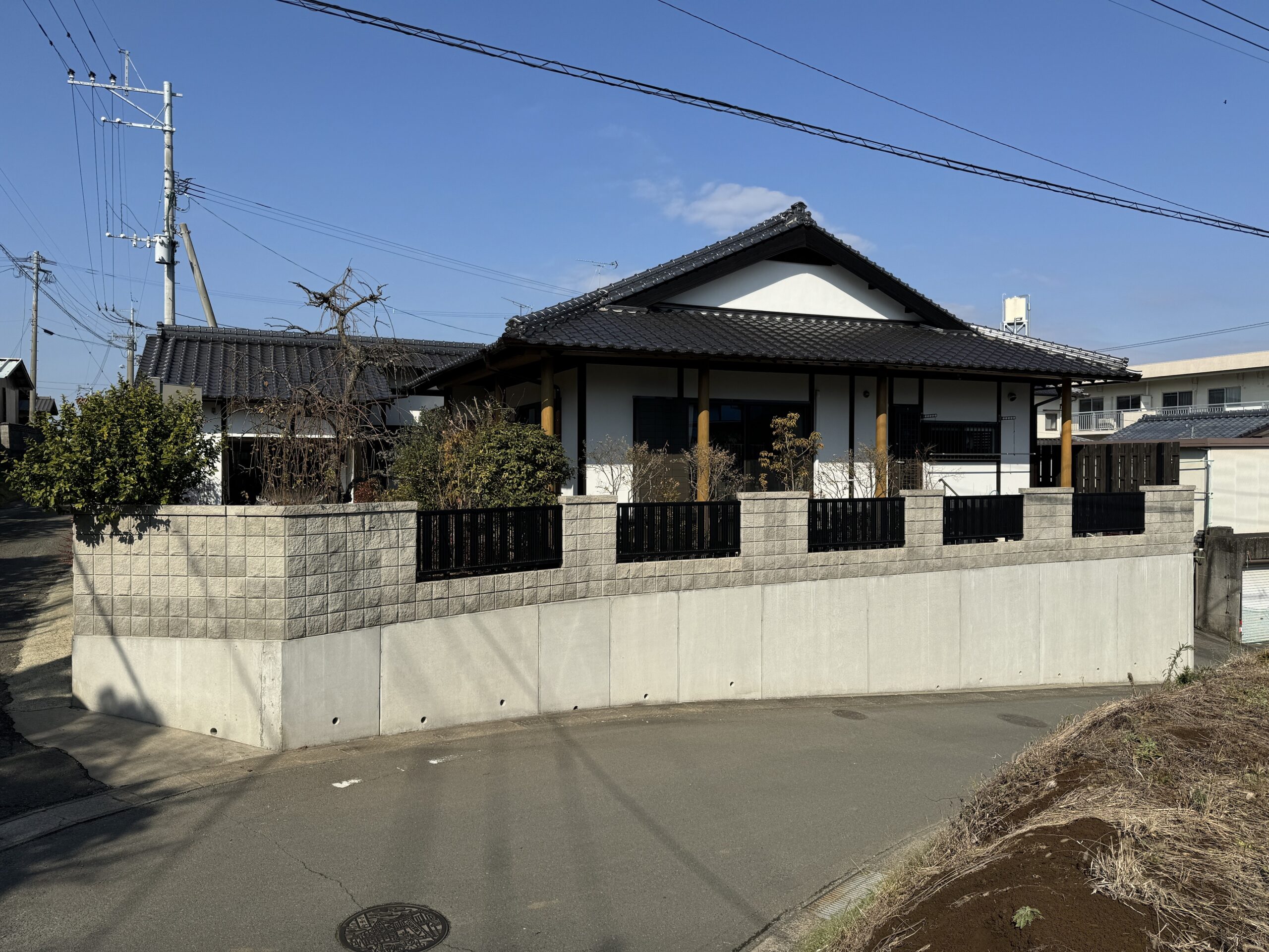 【山鹿市F様邸】木部塗装と外壁塗装｜和風建築にメリハリある美しいコントラスト