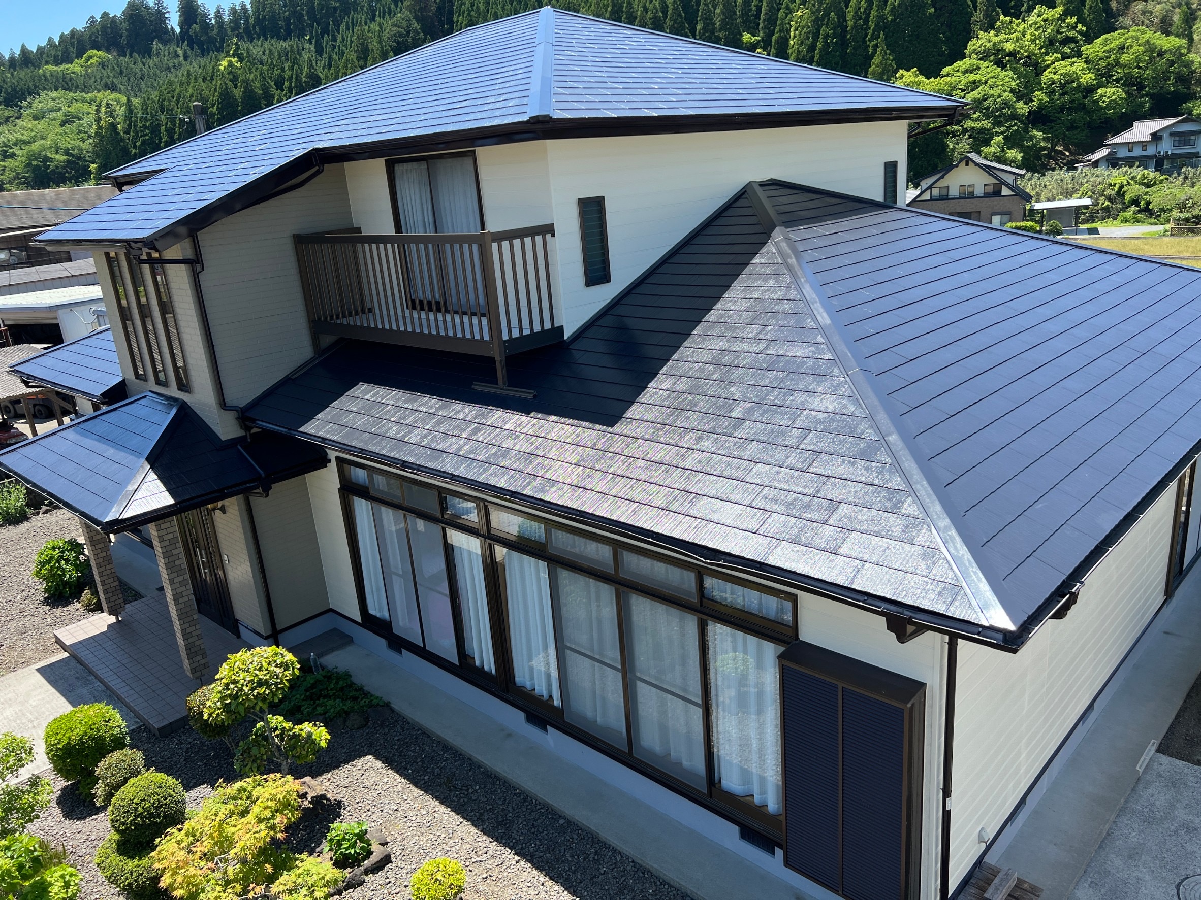 【阿蘇市T様邸】外壁屋根塗装｜耐候性の高い塗料で色分け仕上げで綺麗長持ち