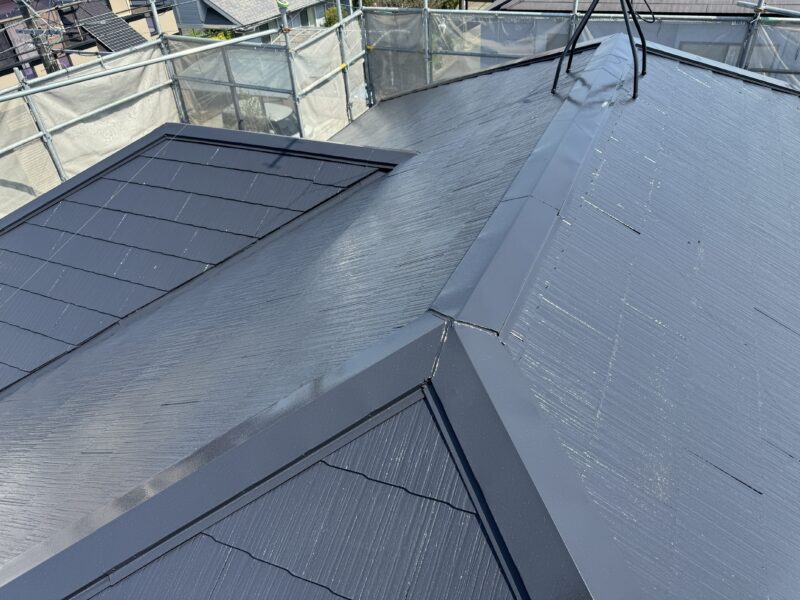 施工後の屋根のお写真です。<br />屋根は高耐久の無機塗料を使用しましたので、長期に渡り安心してお過ごしいただけます。