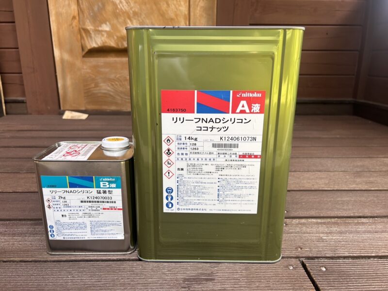 屋根の使用塗料です。