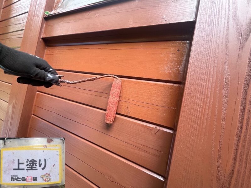 透明度の高い微粒子顔料が使用されている為、木材の内部深くに浸透し、耐候性にも優れています。