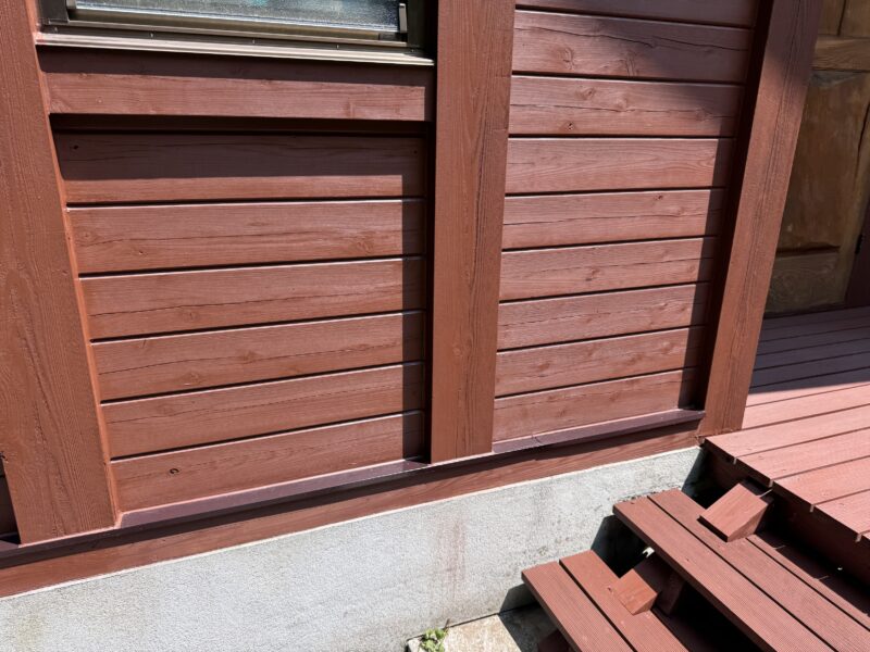 木部専用の塗料で塗装していますので、木材の劣化を抑制し、長く美しさを保ってくれます。