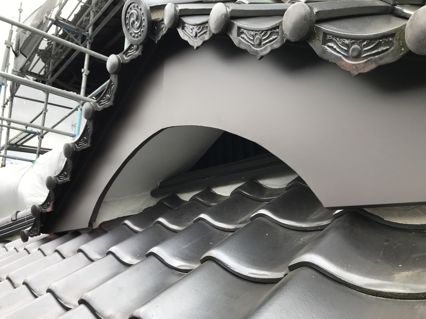 熊本市北区N様邸外壁塗装，破風に板金を取り付けました