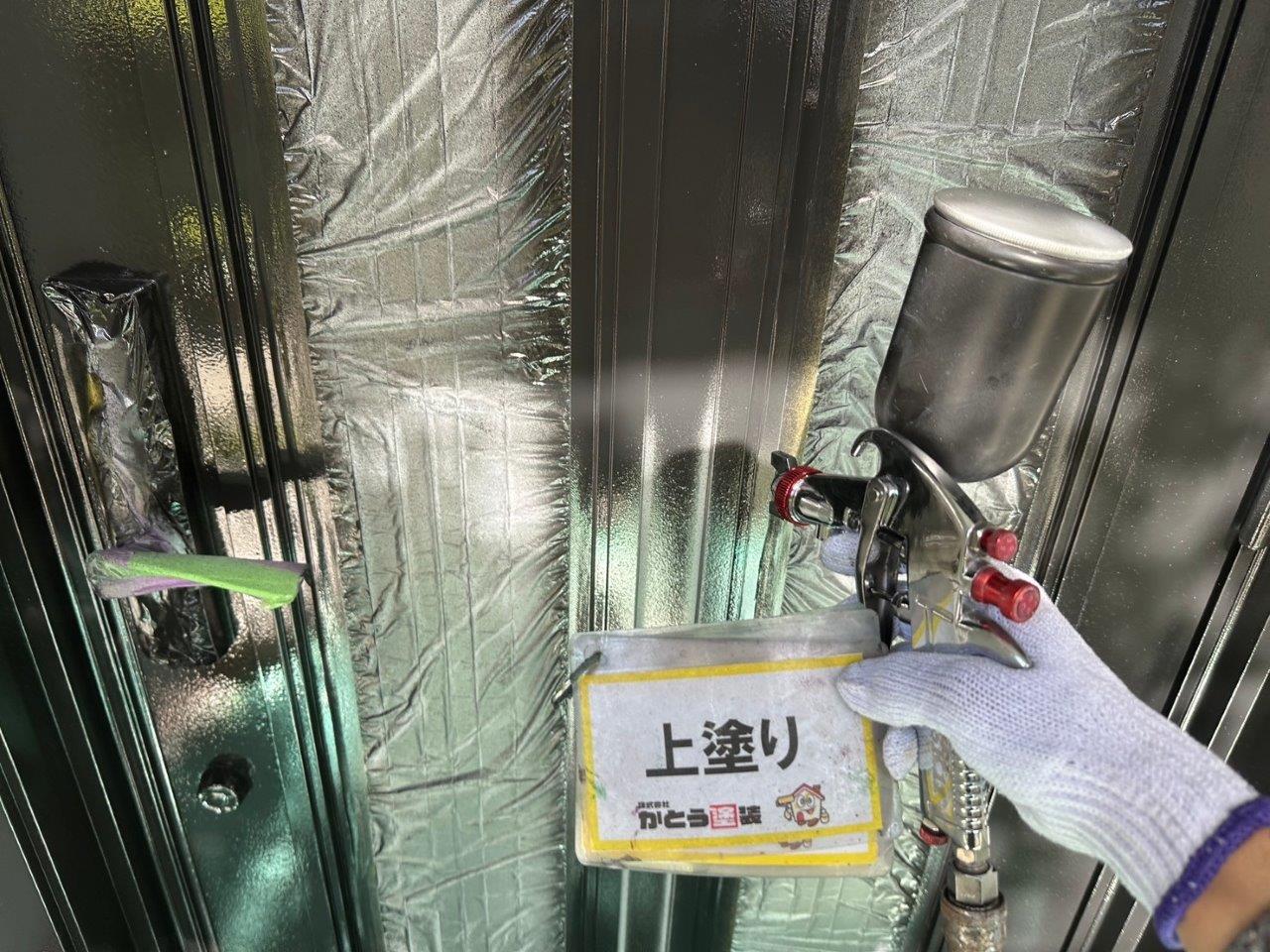 八代郡F様邸外壁塗装，玄関扉塗装　幕板　シャッターボックス