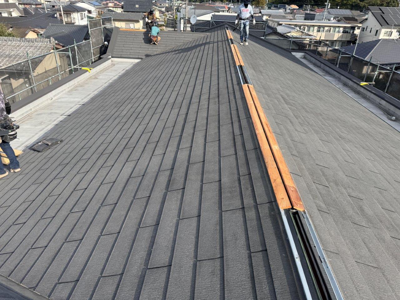 熊本市西区アパート塗装，屋根カバー工法開始しました