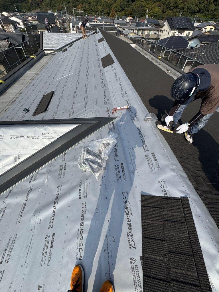 熊本市西区アパート塗装，屋根カバー工法セネターサーブル取付