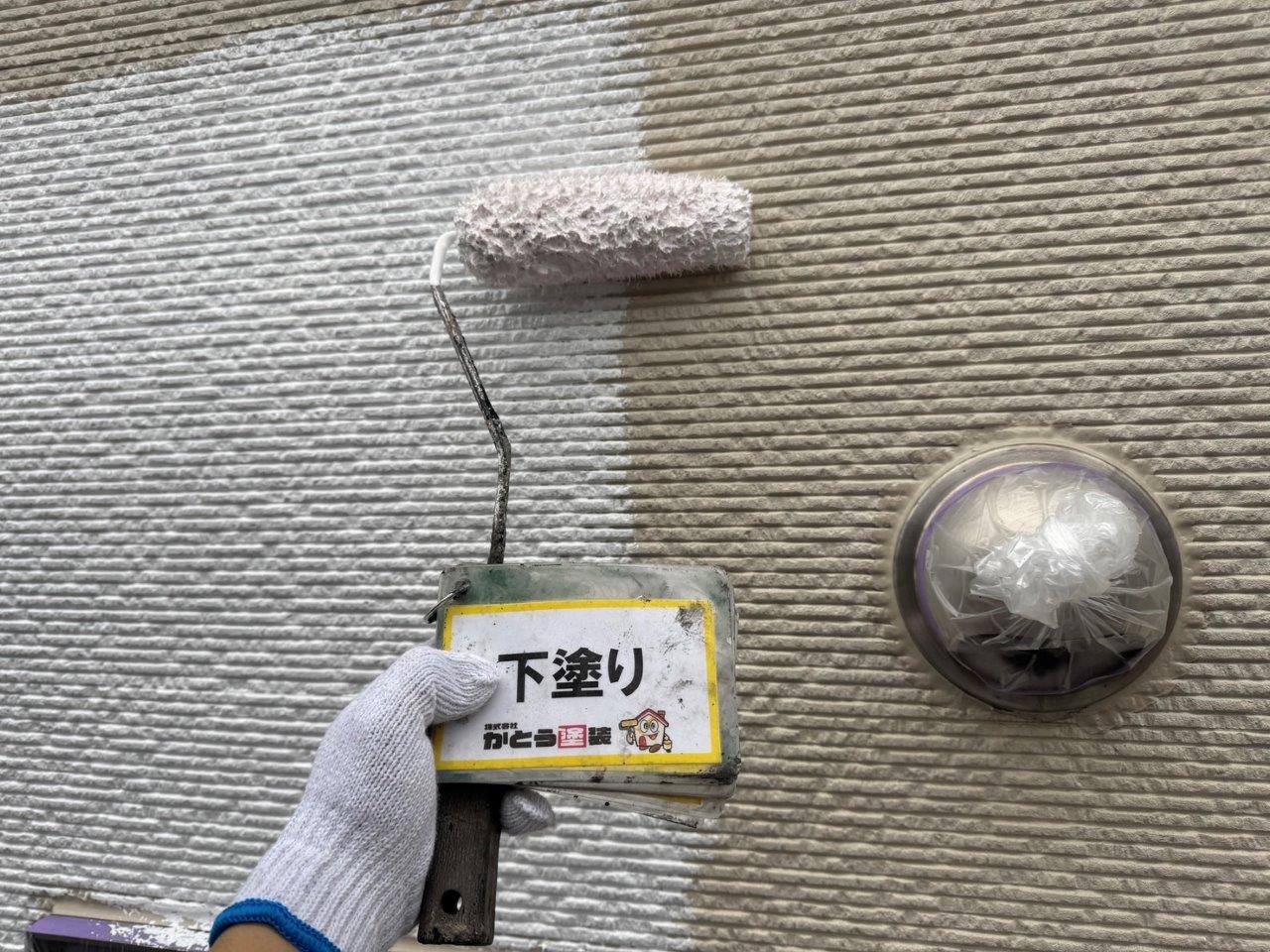 合志市I様邸外壁塗装，外壁塗装の下塗をおこないました