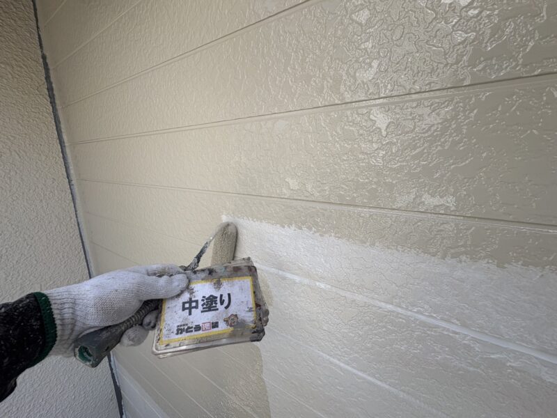 中塗りの様子です。