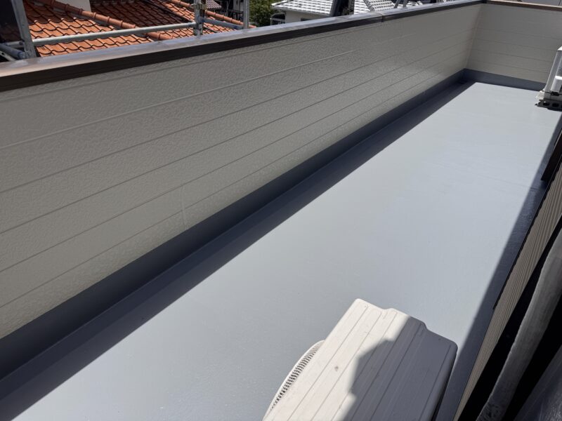 艶があり、塗膜も均一でしっかり表面がコーティングされているのが分かります。